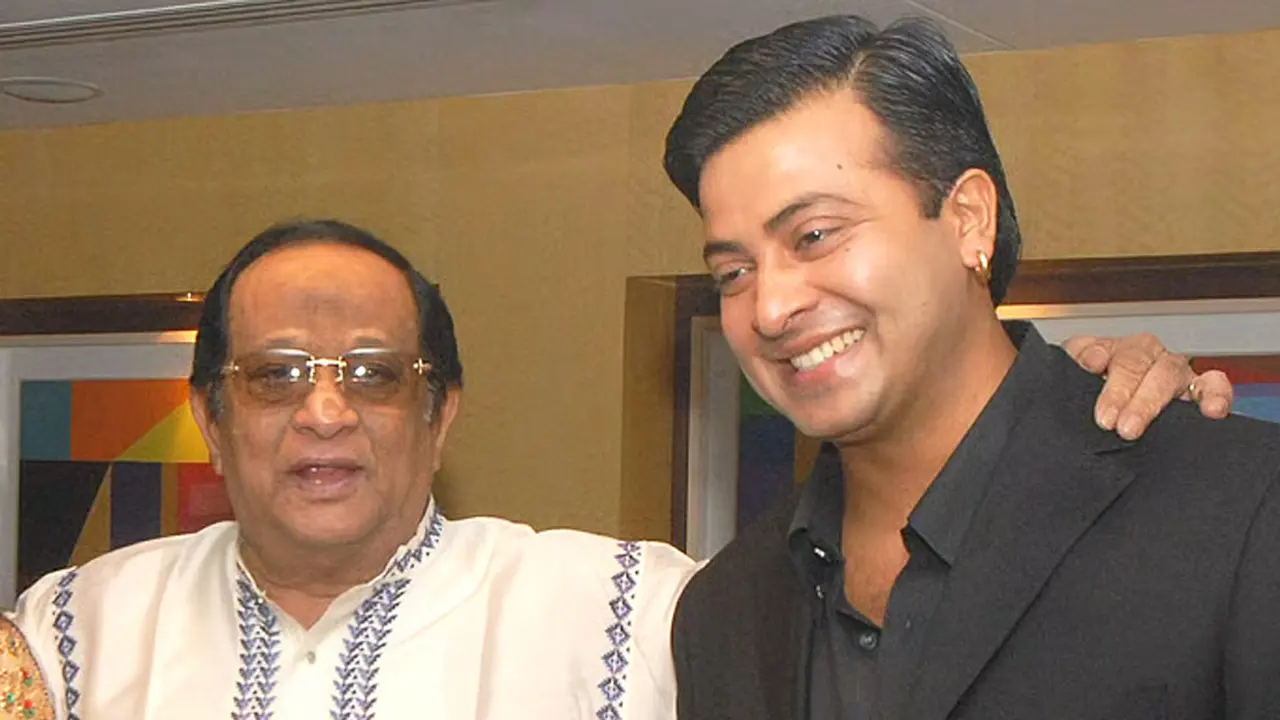 ‘আপনাকে পদে পদে অনুভব করি’— নায়করাজের স্মরণে শাকিব খান