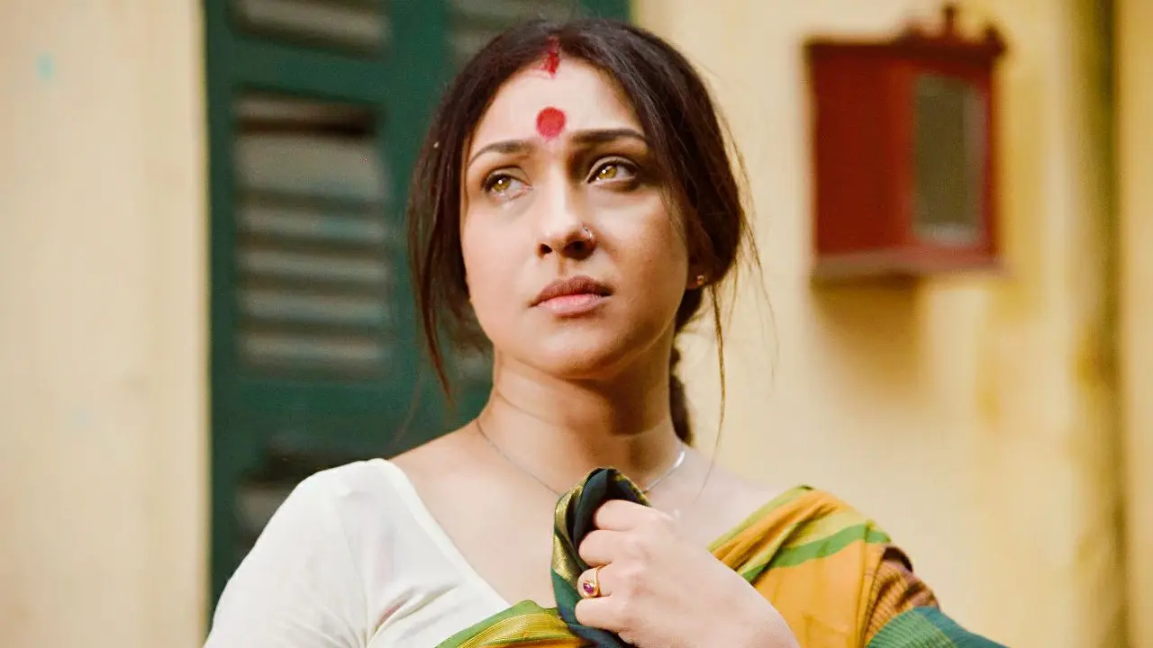 প্রতি রাতে কান্না পায় : ঋতুপর্ণা