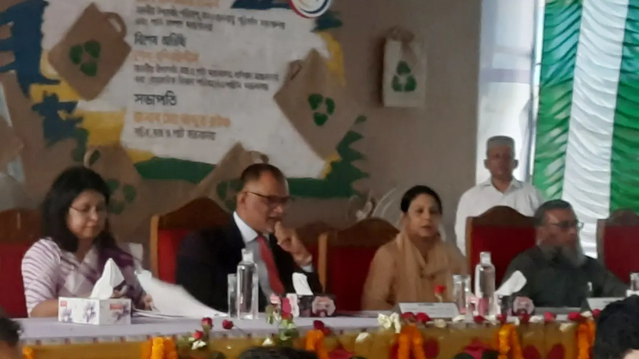 পলিথিন ব্যাগের বিষয়ে আর কোনো ছাড় নয় : পরিবেশ উপদেষ্টা