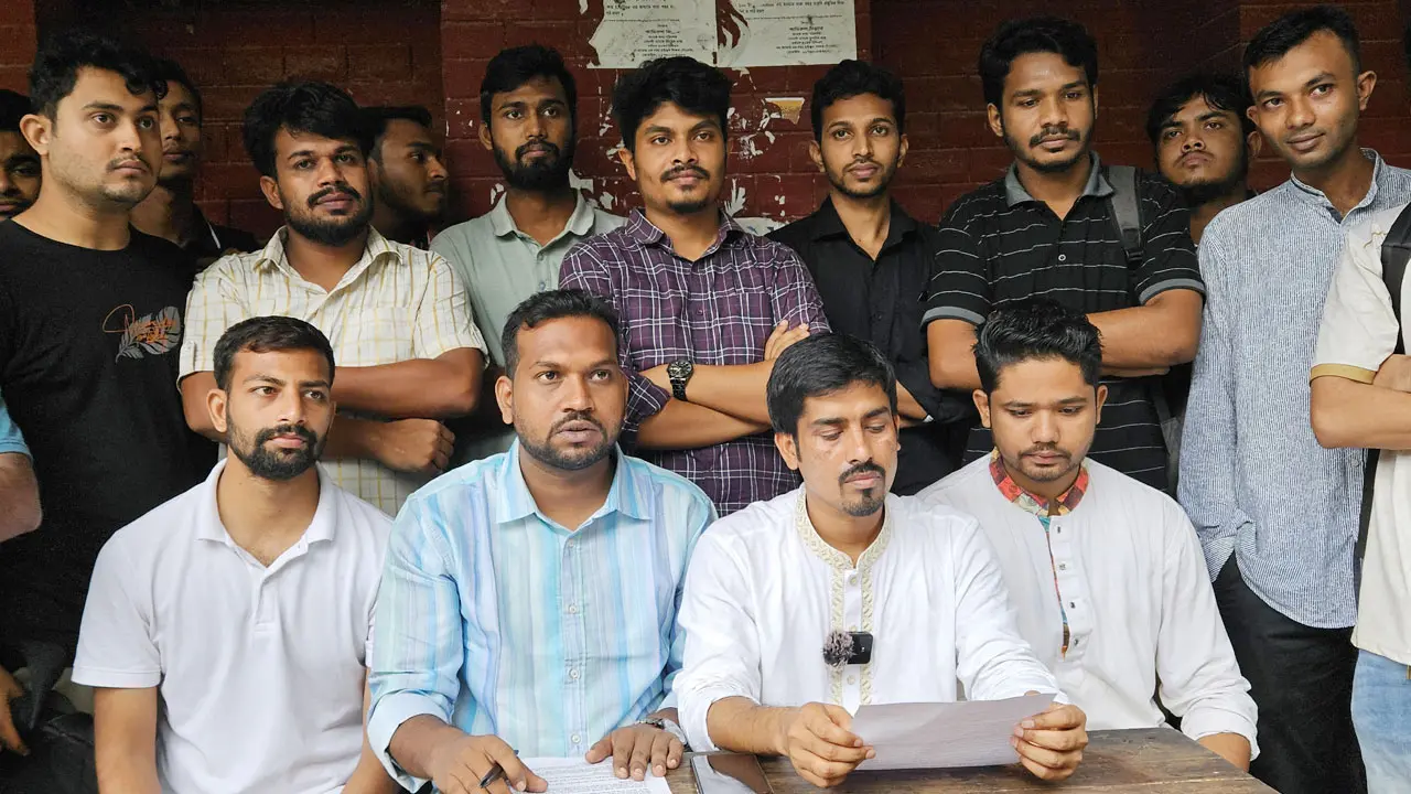 আওয়ামীপন্থি শিক্ষক-কর্মকর্তাদের ছবিসহ নাম প্রকাশ করবে রাবি ছাত্রদল