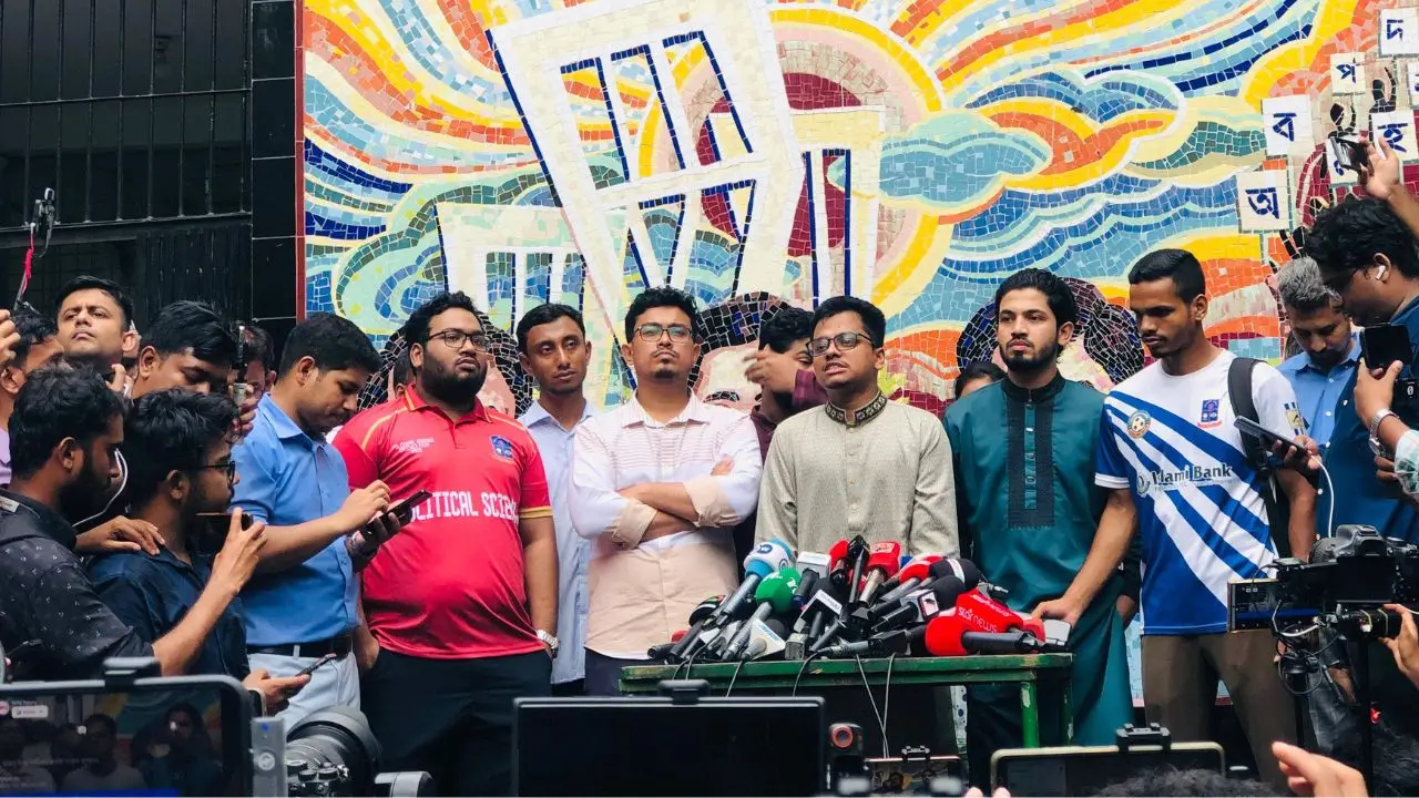 যারা দিল্লির বয়ান শোনাচ্ছে, শিক্ষার্থীরা তাদের লালকার্ড দেখাবে