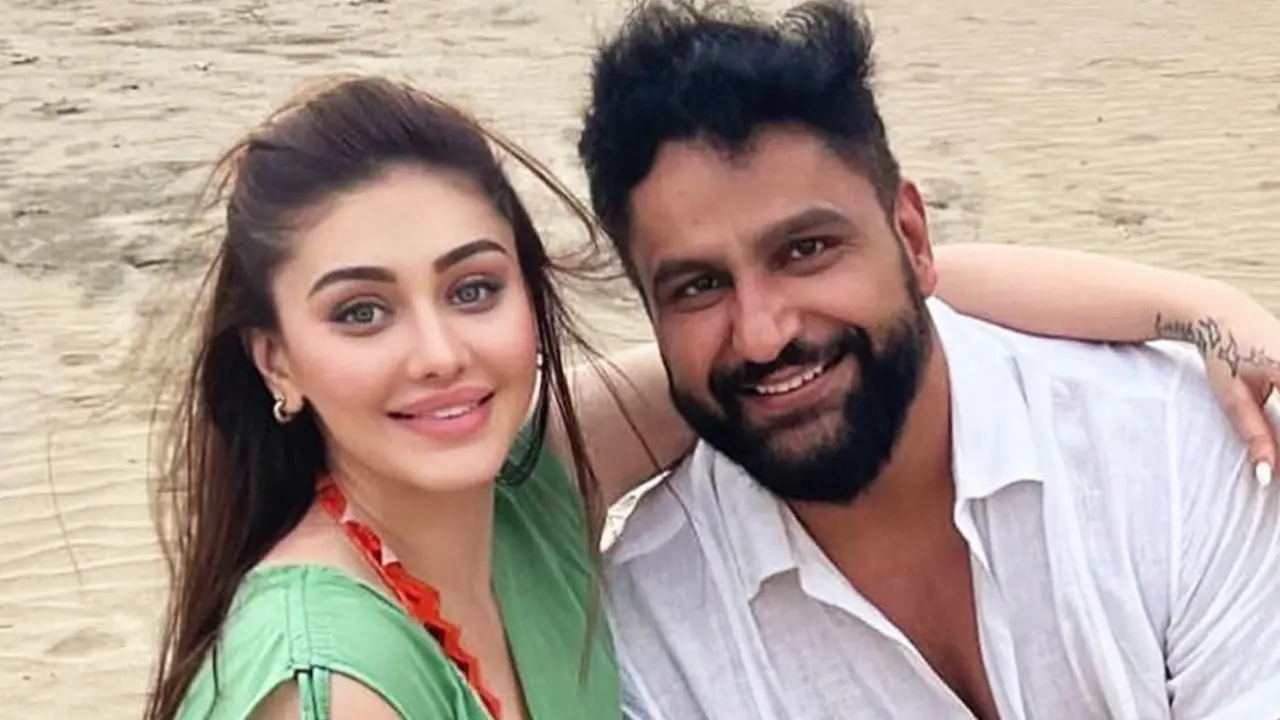 প্রয়াত শেফালিকে এবার বুকে খোদাই করে রাখলেন স্বামী পরাগ