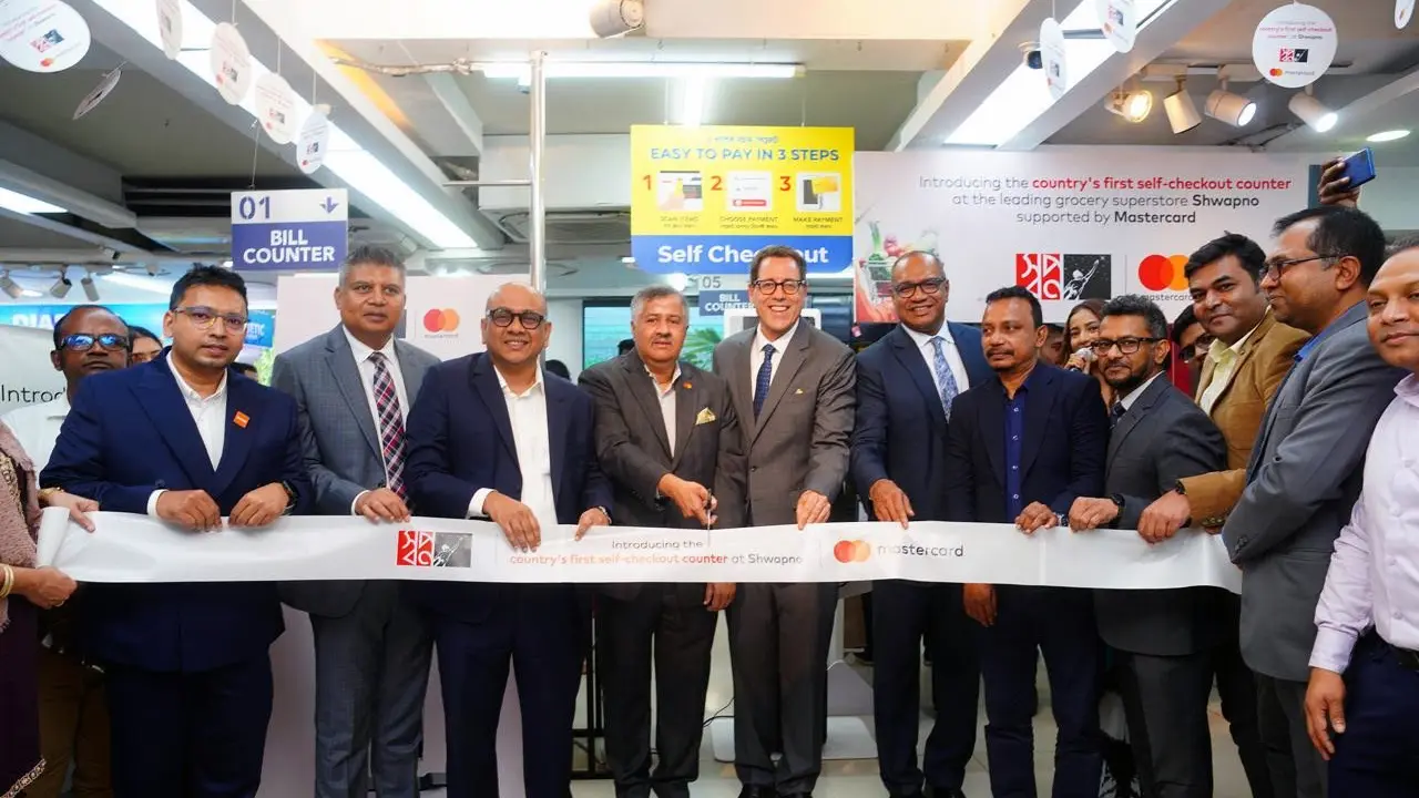 প্রথমবারের মতো সেলফ-চেকআউট কাউন্টার চালু করলো স্বপ্ন 