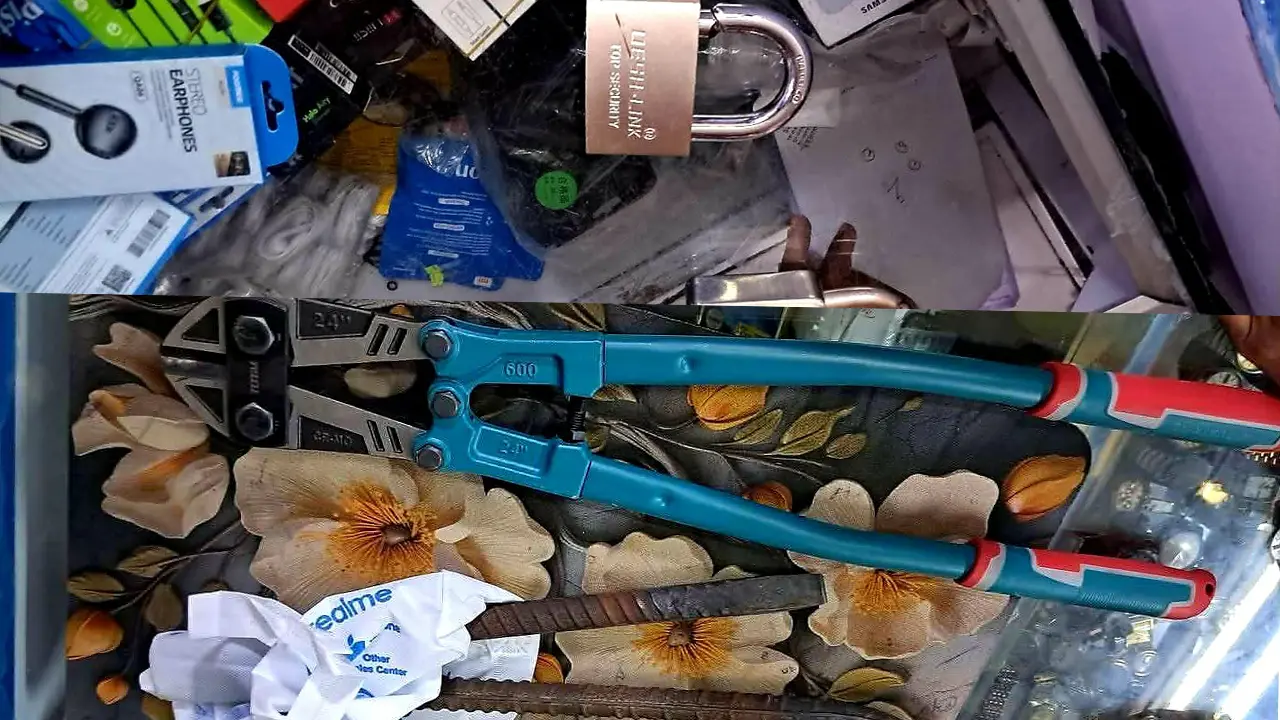 দোকান থেকে ব্যবসায়ীর ৪৫০ মোবাইল চুরি