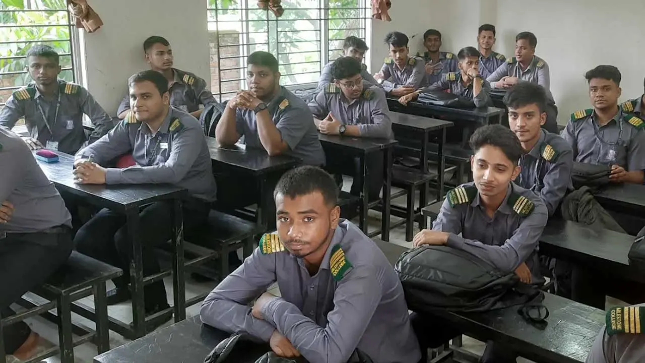 মাইলস্টোনে শুরু হয়েছে পাঠদান, চলছে নবম-দ্বাদশ শ্রেণির ক্লাস
