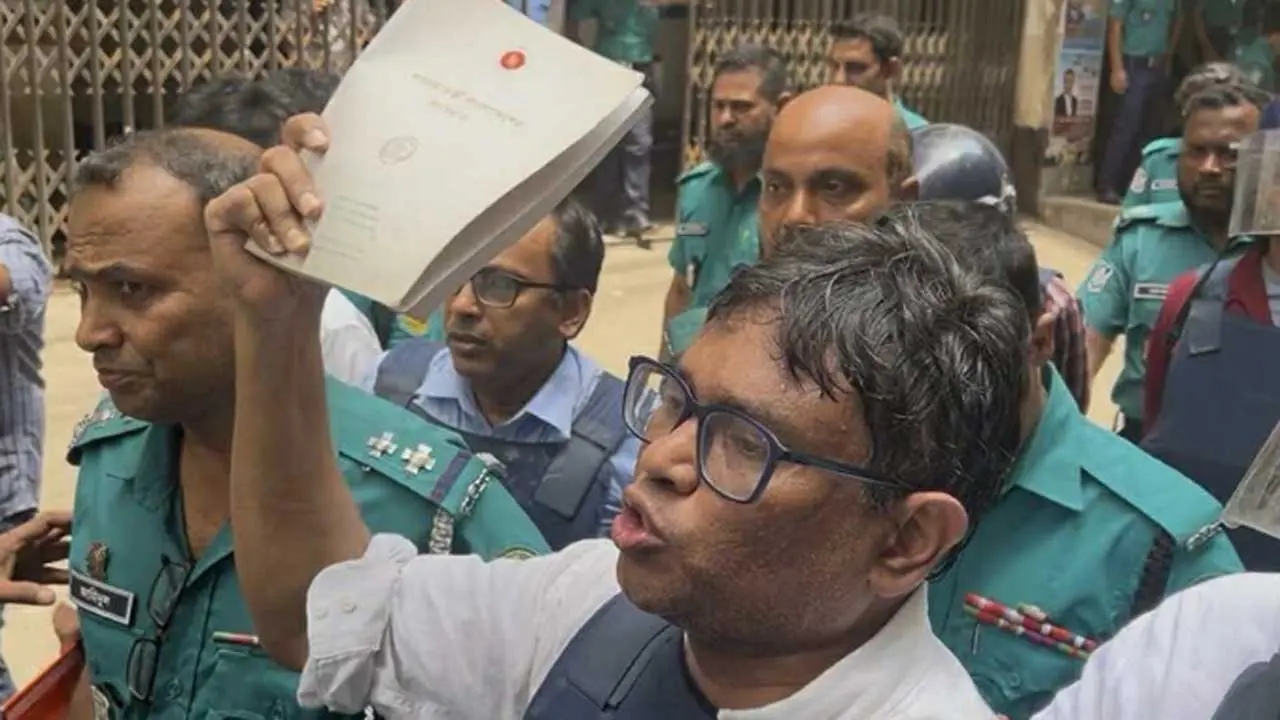 ঢাবি শিক্ষক কার্জনসহ ২ জনের জামিন মেলেনি