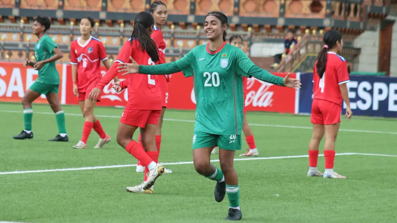 প্রীতির হ্যাটট্রিকে আবার নেপালকে হারাল বাংলাদেশ