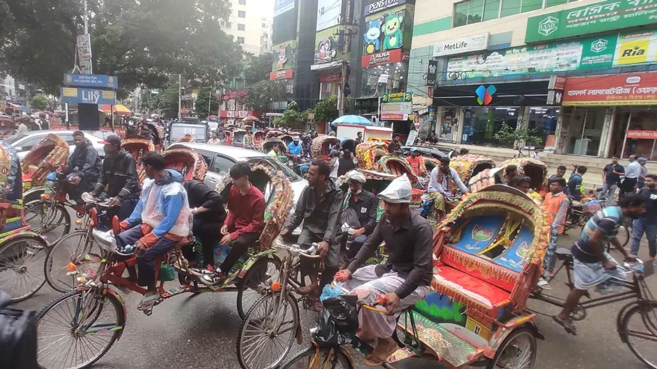 ঢাকায় অটোরিকশার ৪৮ হাজার অবৈধ চার্জিং পয়েন্ট, রাজস্ব ক্ষতি ৪ হাজার কোটি