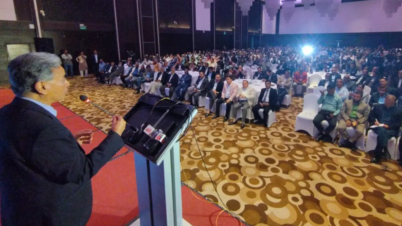 গণতন্ত্র মানে জনগণের ক্ষমতা বাড়ানো, সরকারের ক্ষমতা কমানো : আমীর খসরু