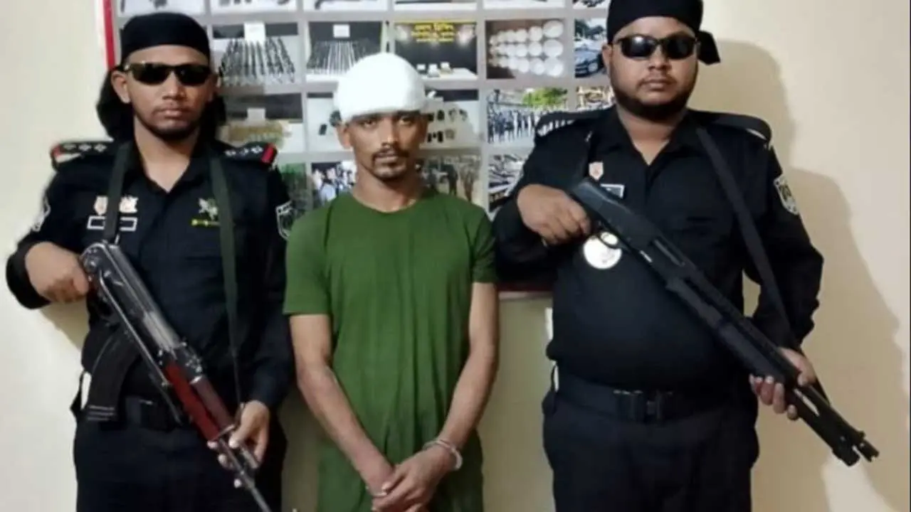 চট্টগ্রামের শীর্ষ সন্ত্রাসী বুইস্যা অস্ত্র-গুলিসহ গ্রেপ্তার