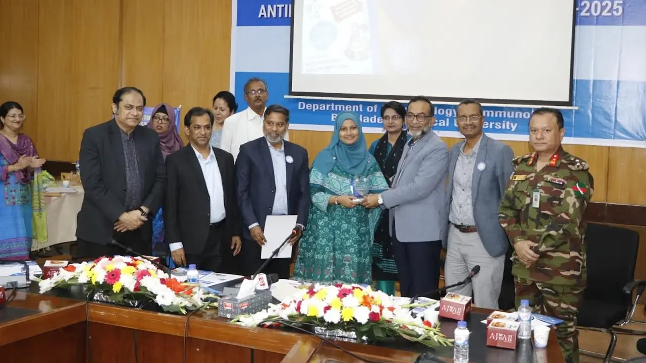 ১০-১৫ বছরের মধ্যে অকার্যকর হতে পারে অ্যান্টিবায়োটিক, বাড়ছে মৃত্যুঝুঁকি!