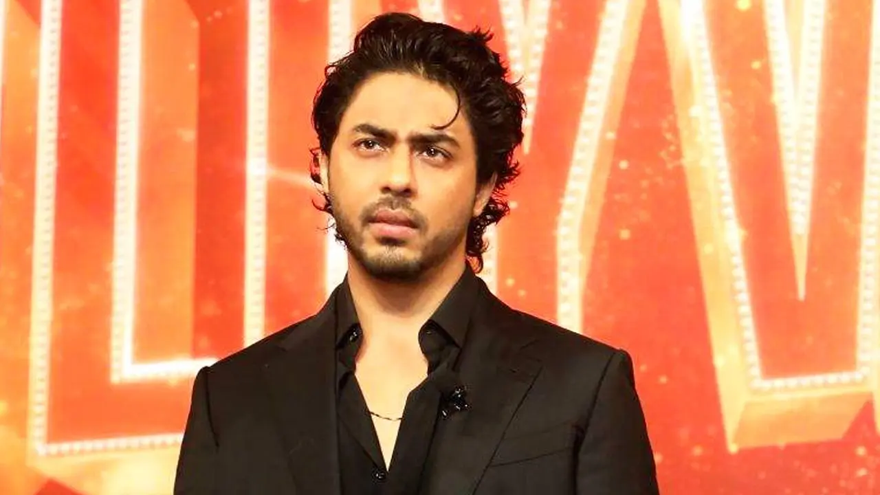 নাইটক্লাবে অশোভন আচরণ, পুলিশের নজরে আরিয়ান খান