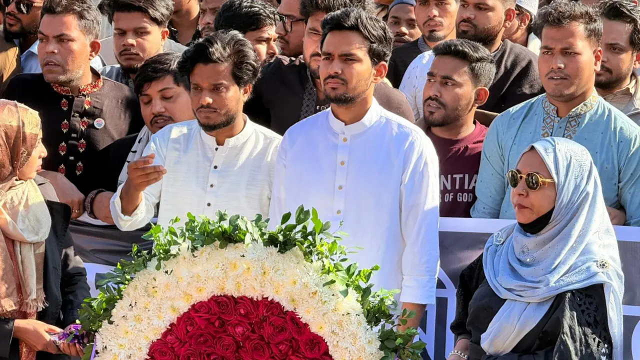 একাত্তরের মতোই দেশকে মেধাশূন্য করার চেষ্টা চলছে : আসিফ মাহমুদ