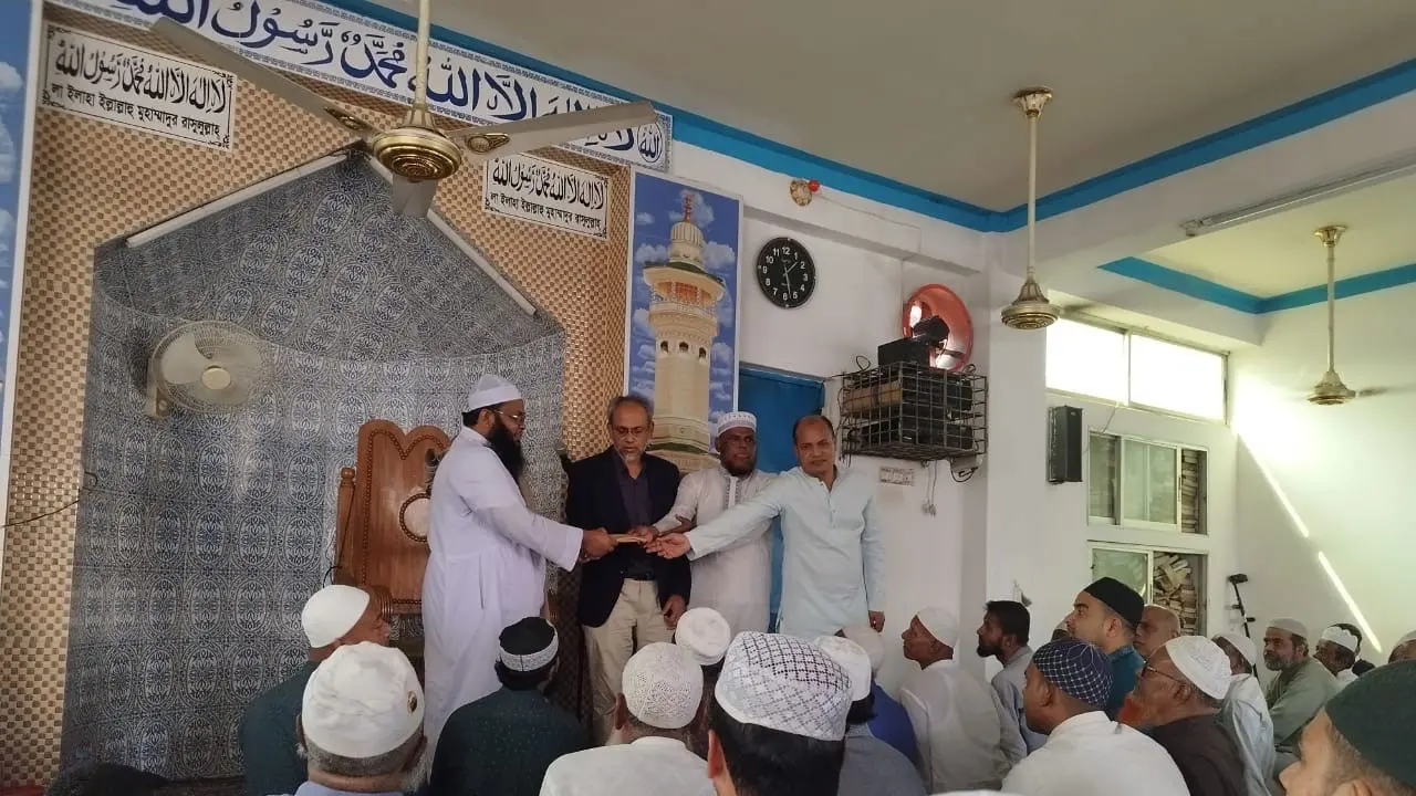 কড়াইল বস্তিতে আগুনে ক্ষতিগ্রস্ত মসজিদে তারেক রহমানের আর্থিক অনুদান