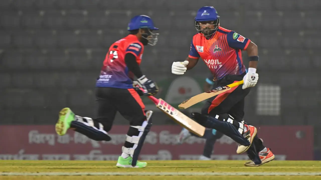 নোয়াখালীর টানা তৃতীয় হার, এক লাফে শীর্ষে রাজশাহী