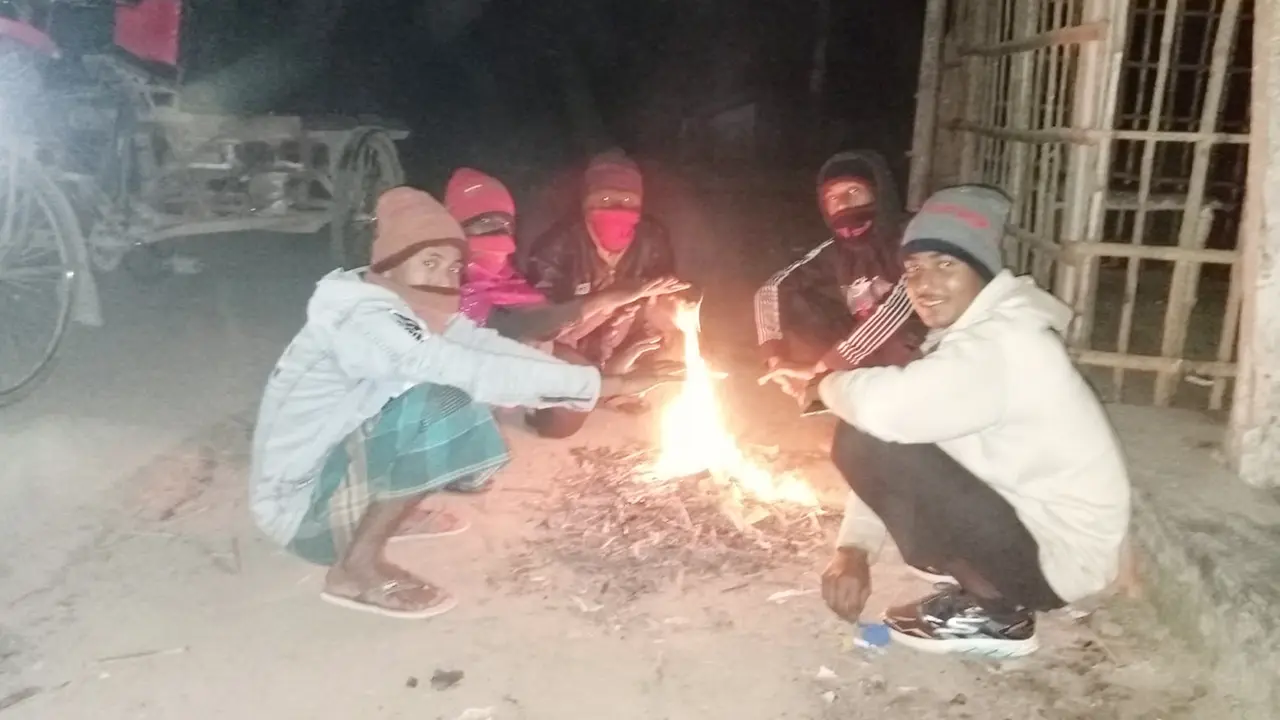 চুয়াডাঙ্গায় বাড়ছে শীতের তীব্রতা, তাপমাত্রা ১২ ডিগ্রিতে