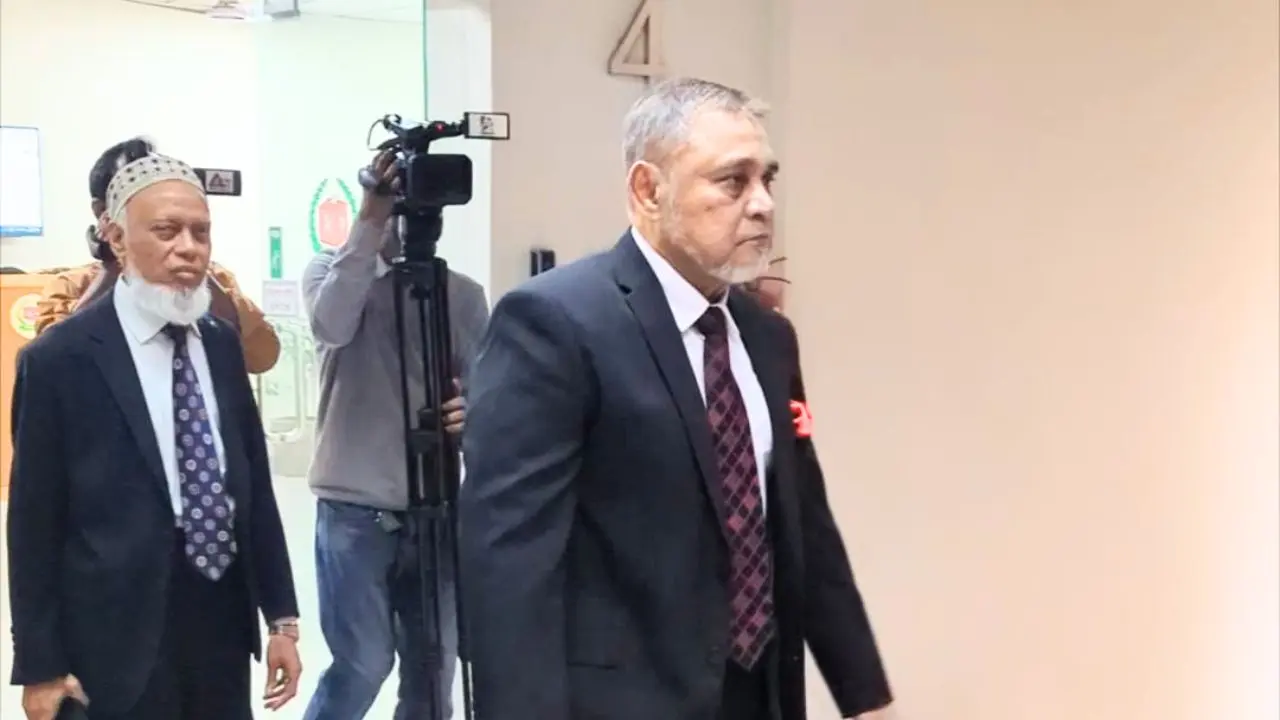 রাষ্ট্রপতির সঙ্গে সাক্ষাৎ করতে বঙ্গভবনে গেলেন সিইসি