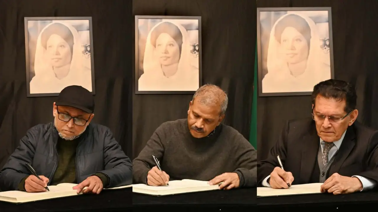 খালেদা জিয়ার মৃত্যুতে তিন উপদেষ্টার শোকবইয়ে স্বাক্ষর