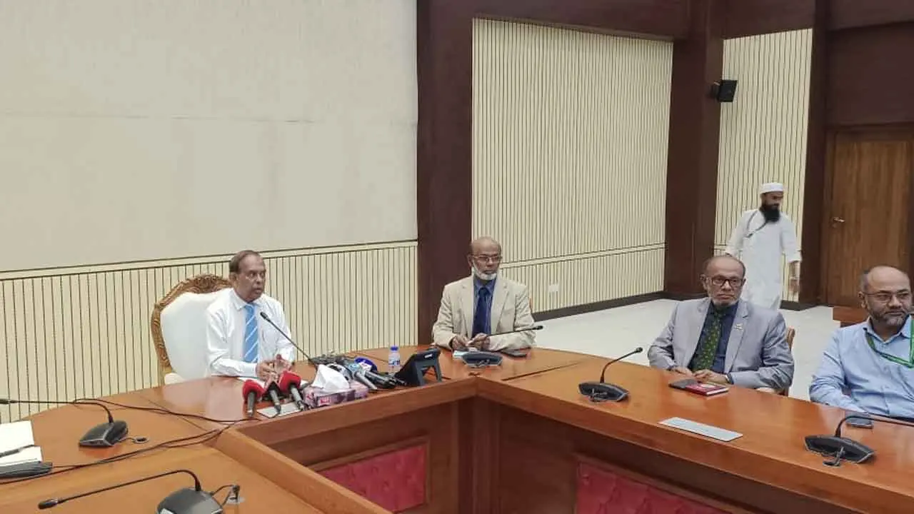 যাত্রী নিরাপত্তায় পুরো মেট্রো ট্র্যাক সার্চ করেছে ডিএমটিসিএল