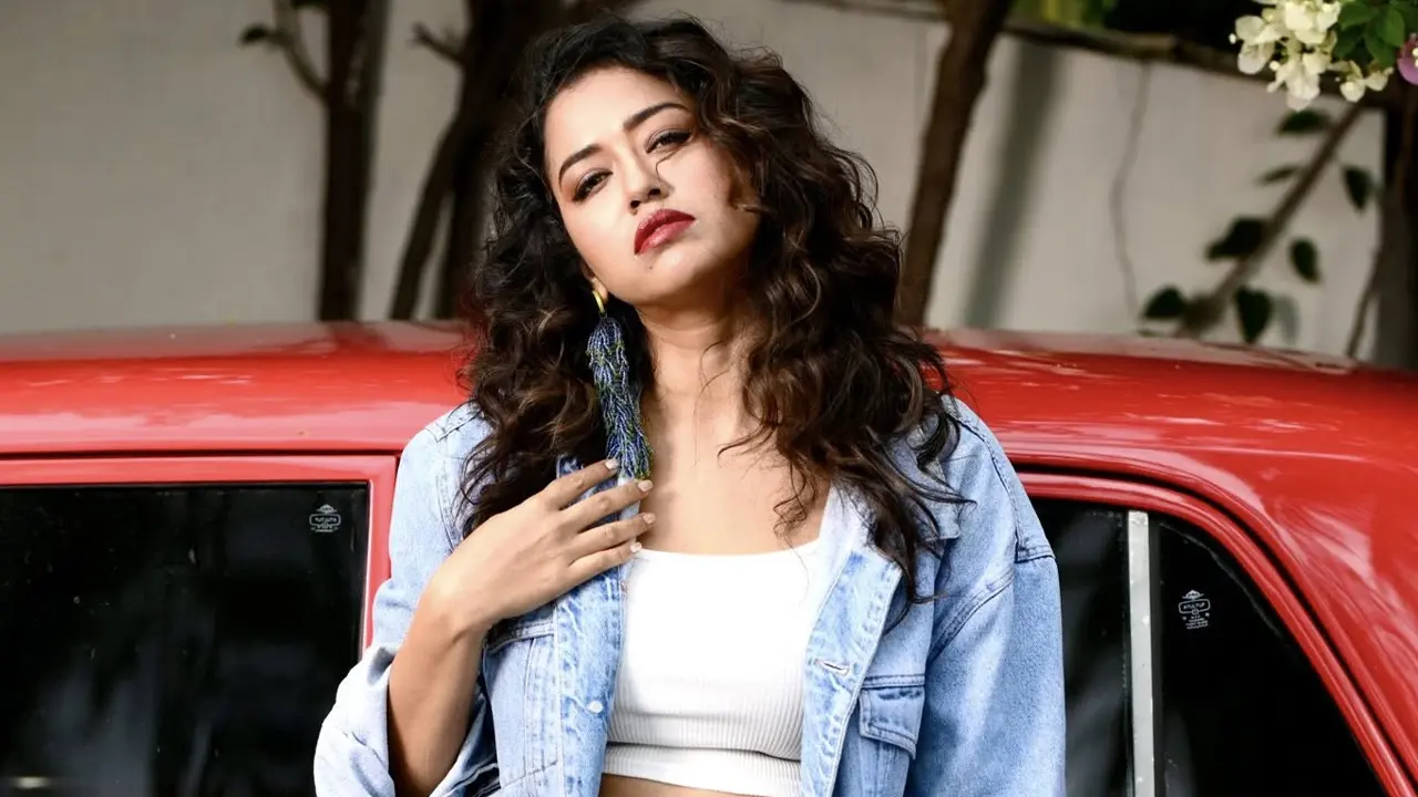 বাংলাদেশি শিল্পীদের কাজ ‘চেটেপুটে খাই’ বললেন সোহিনী