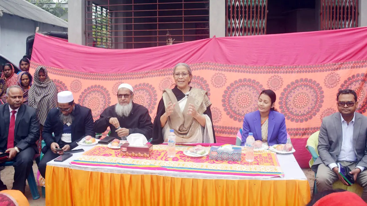 গলদা-বাগদা চিংড়ির উৎপাদন পরিকল্পিতভাবে বাড়াতে হবে : মৎস্য উপদেষ্টা