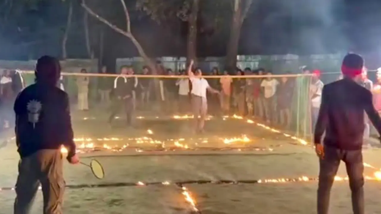 আগুনে ঘেরা ব্যাডমিন্টন কোর্ট, জন্মদিন উদযাপনে পোড়ানো হলো দামি বাইক