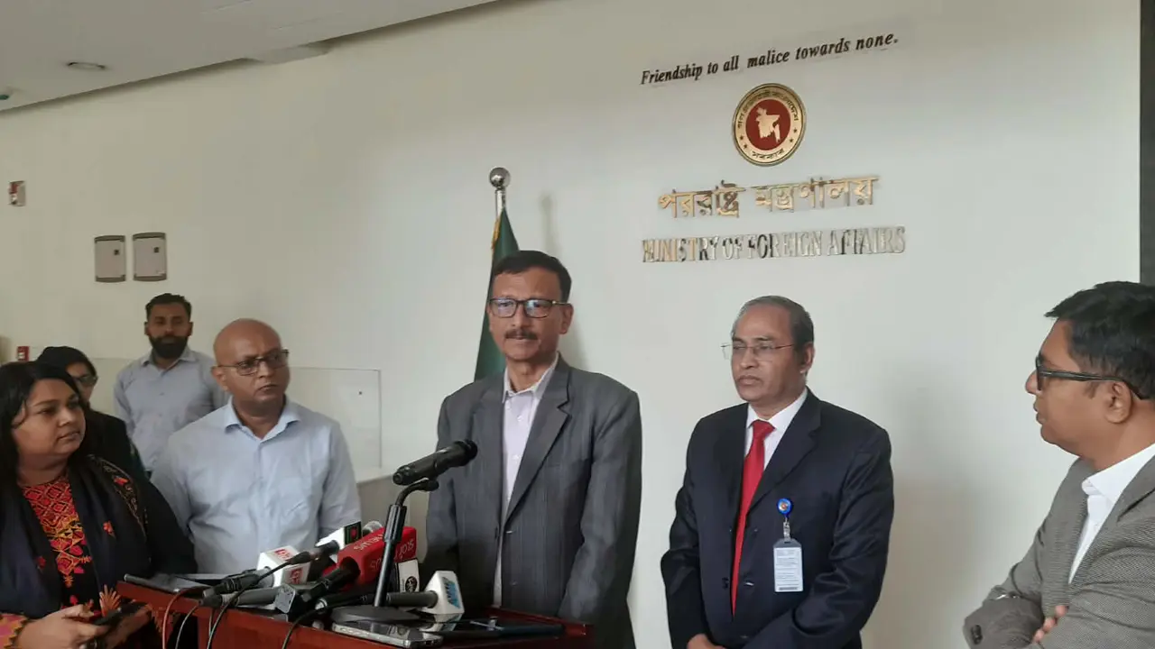 ভারত শেখ হাসিনাকে ফেরত না দিলে কিছুই করার নেই : পররাষ্ট্র উপদেষ্টা
