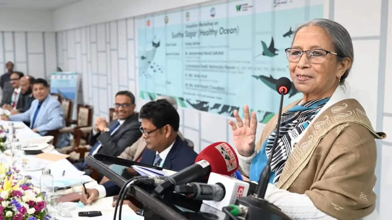 সমুদ্রে মাছের অতিরিক্ত আহরণ নিয়ন্ত্রণে আনতে হবে : মৎস্য উপদেষ্টা
