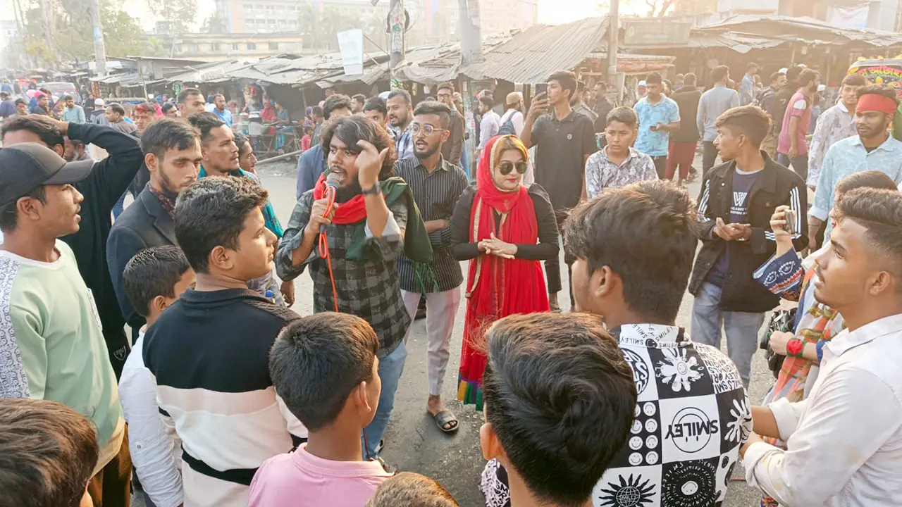 হাদি হত্যার বিচারের দাবিতে ৪ ঘণ্টা মহাসড়ক অবরোধ, তীব্র যানজট