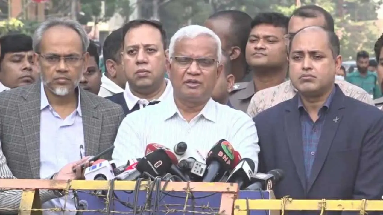 খালেদা জিয়ার অবস্থা আগের মতো, গ্রহণ করতে পারছেন চিকিৎসা