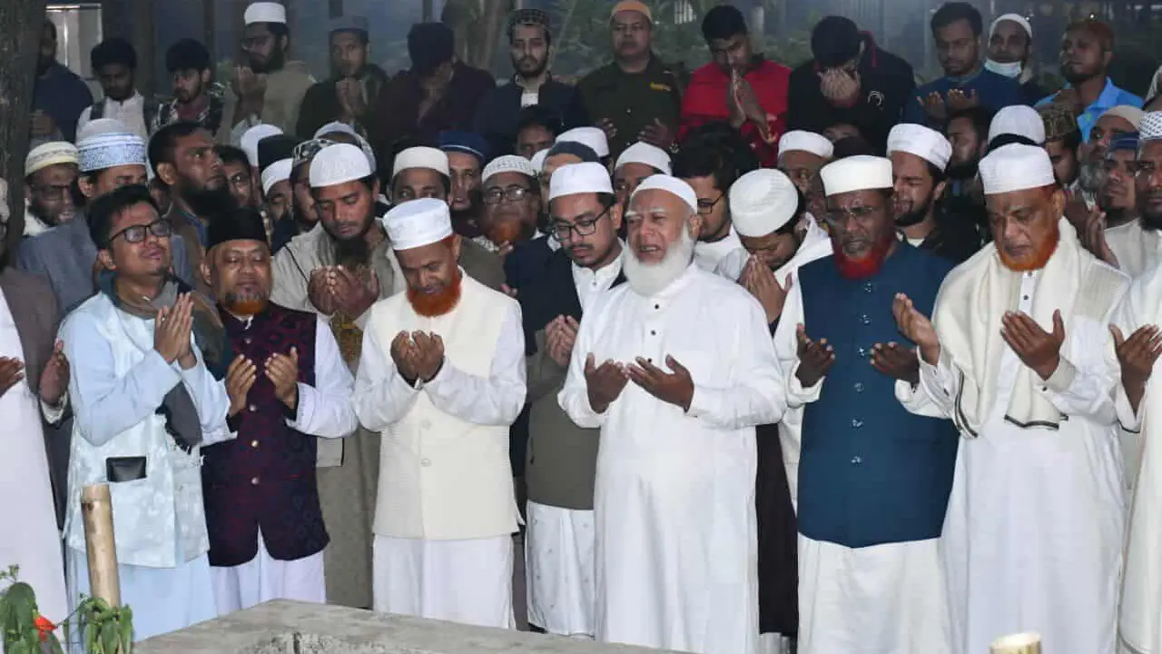 শহীদ শরিফ ওসমান হাদির কবর জিয়ারত করলেন জামায়াত আমির