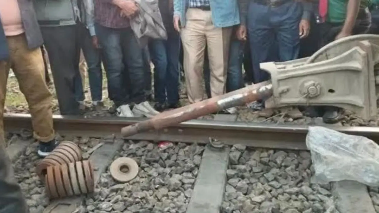 জামালপুরে আন্তঃনগর তিস্তা এক্সপ্রেস ট্রেনের বগি বিচ্ছিন্ন