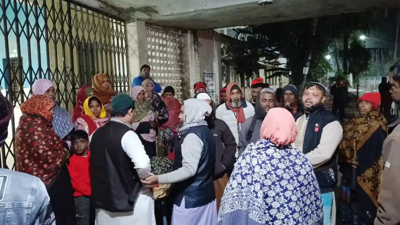 মেয়ের বাড়ি যাওয়ার পথে ট্রাকচাপায় প্রাণ গেল মায়ের