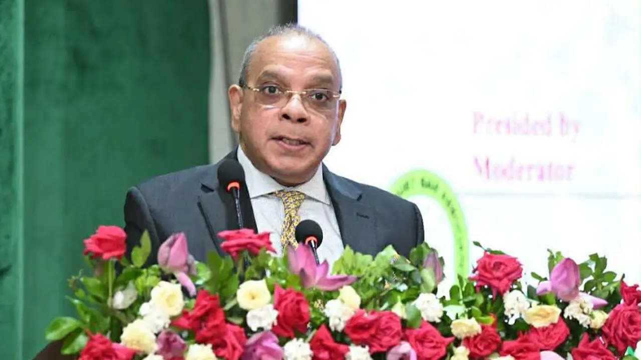 সংবিধান পরিবর্তনকে হুমকি নয়, গণতান্ত্রিক সত্য হিসেবে গ্রহণ করতে হবে