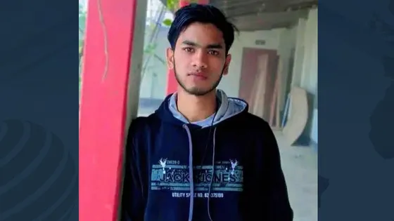 বিদ্যুতের খুঁটিতে উঠে নিজেকে শেষ করলেন শিক্ষার্থী