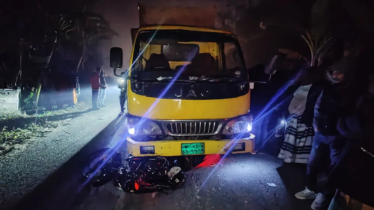 কুষ্টিয়ায় পিকআপচাপায় ২ কলেজছাত্র নিহত