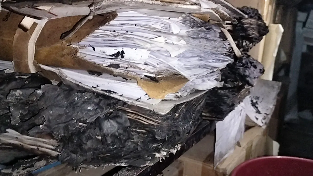 গভীর রাতে লক্ষ্মীপুর নির্বাচন কার্যালয়ে দুর্বৃত্তের আগুন