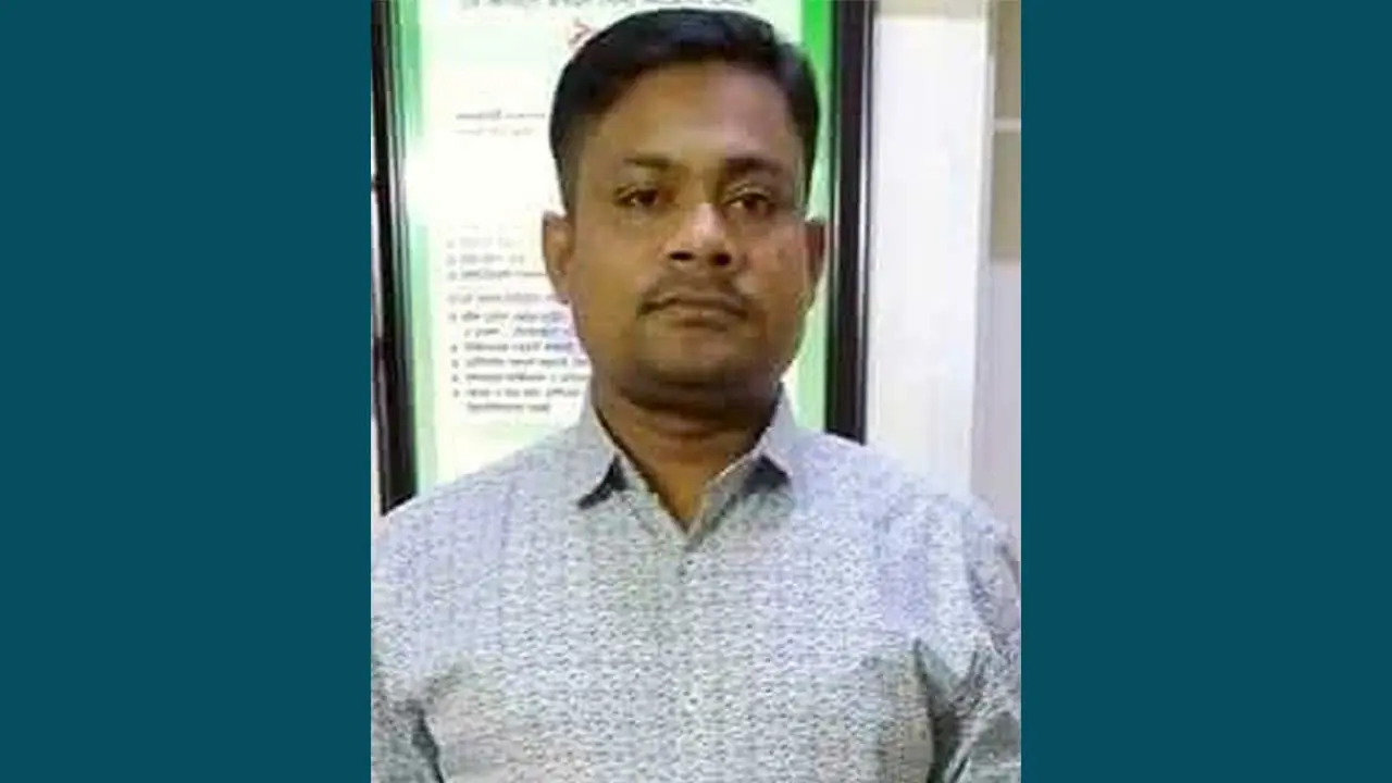 পিস্তল ও গুলিসহ স্বেচ্ছাসেবক দলের নেতা গ্রেপ্তার