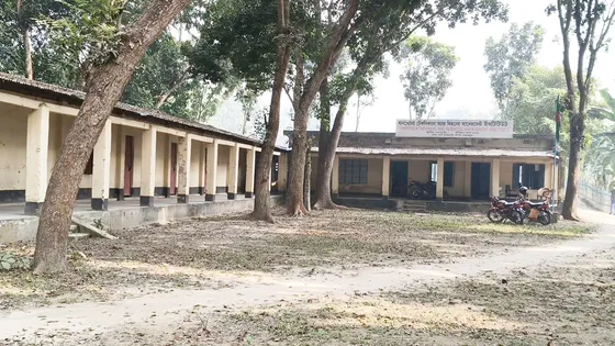 শিক্ষার্থী নেই, পাঠদান ছাড়াই চলছে বেতন-ভাতা উত্তোলন