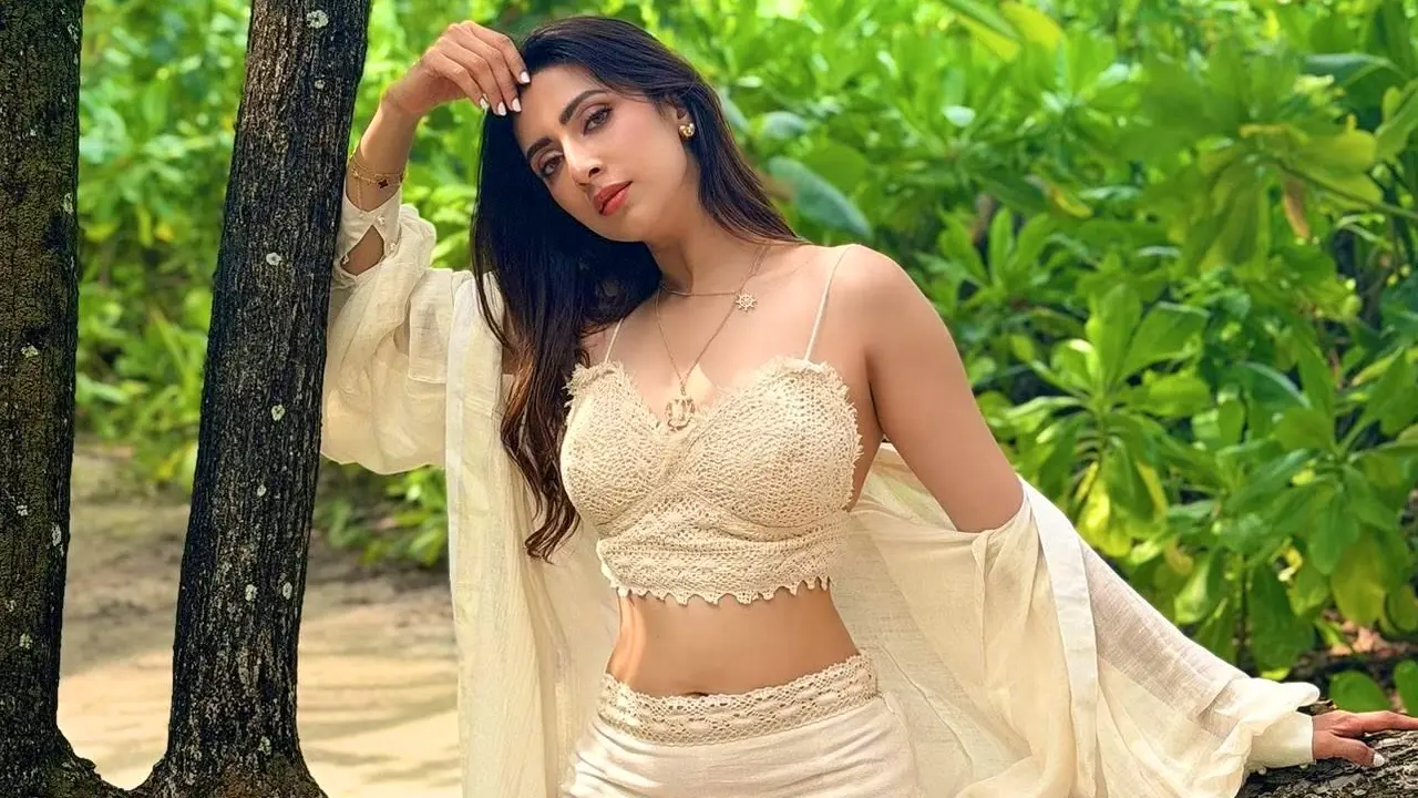 ‘শীত পালাবে তোমায় দেখে’ মিমের রূপে মুগ্ধ ভক্তরা