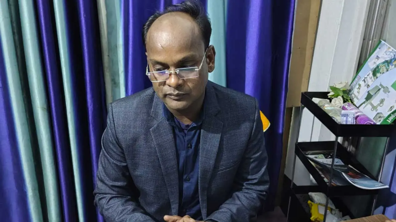 এনসিপি নেতার ডায়াগনস্টিক থেকে ভুয়া উচ্চতর ডিগ্রিধারী ডাক্তার আটক
