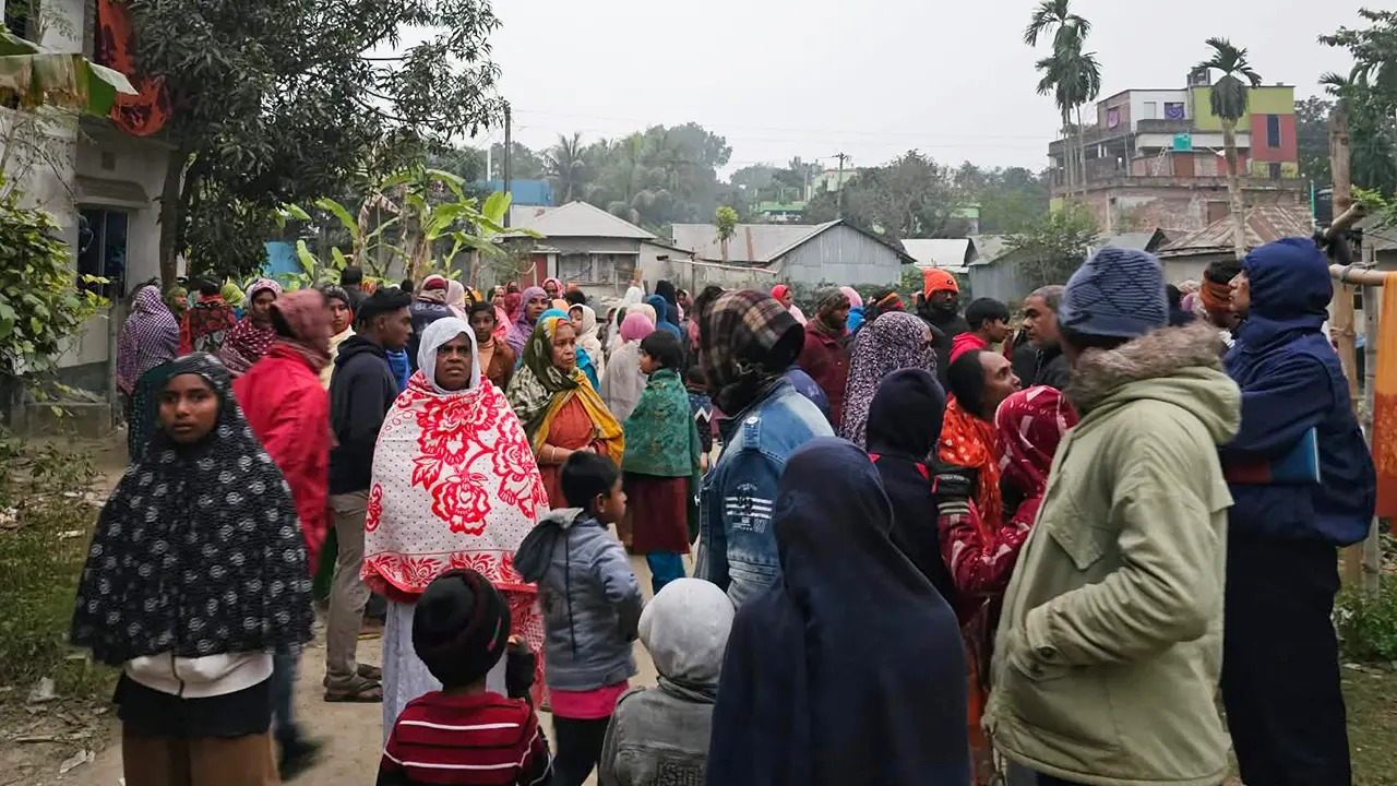 বিড়াল খুঁজতে গিয়ে বিদ্যুৎস্পৃষ্টে শিশুর মৃত্যু