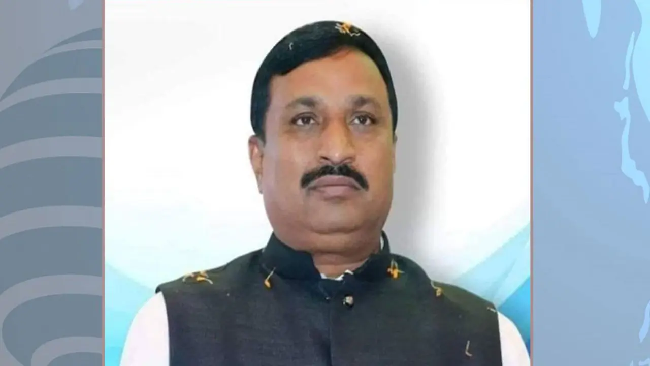 ফেনীতে নিজাম হাজারীসহ ৭১ জনের বিরুদ্ধে গ্রেপ্তারি পরোয়ানা