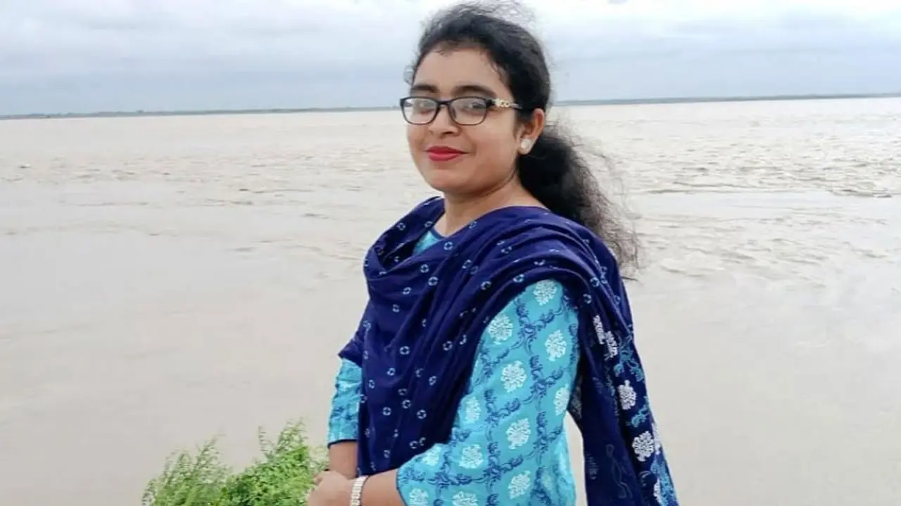 মরণব্যাধি জয় করে বিসিএস ক্যাডার হলেন প্রিয়াংকা