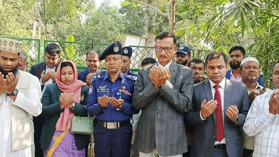 শহীদ আবু সাঈদের কবর জিয়ারত করলেন পররাষ্ট্র উপদেষ্টা