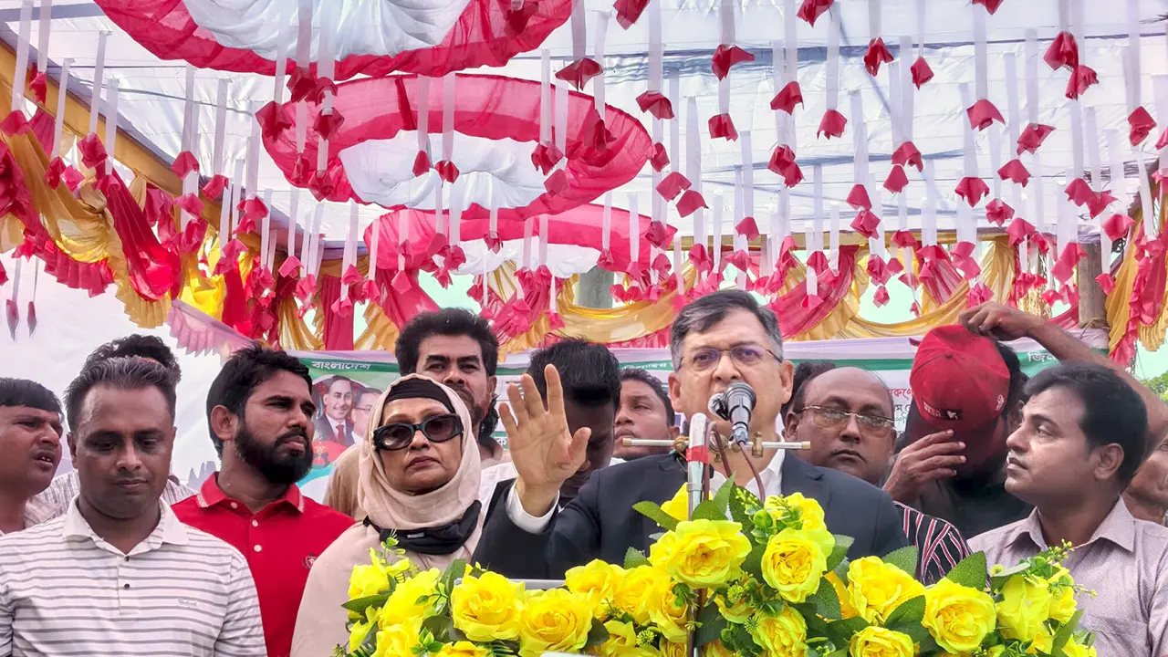 বিএনপি ক্ষমতায় এলে সবাইকে স্বাস্থ্যকার্ড দেওয়া হবে : সালাহউদ্দিন