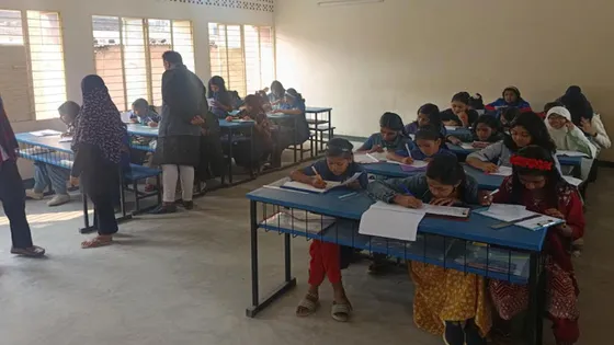 শিক্ষকরা কর্মবিরতিতে, পরীক্ষা নিচ্ছেন অভিভাবকরা