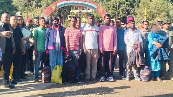 ভারতে সাজা ভোগ শেষে দেশে ফিরলেন নারীসহ ১৭ বাংলাদেশি