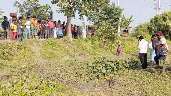 নারায়ণগঞ্জে ডোবা থেকে অজ্ঞাত যুবকের অর্ধগলিত মরদেহ উদ্ধার