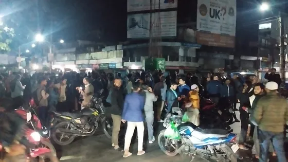 হাদি হত্যার বিচারের দাবিতে সিলেটে সড়ক অবরোধ ও বিক্ষোভ